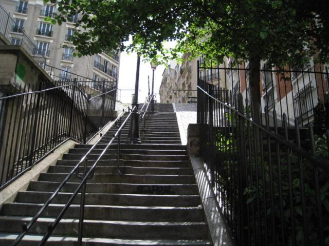 Quiet Apartment Hill Of Montmartre باريس المظهر الخارجي الصورة